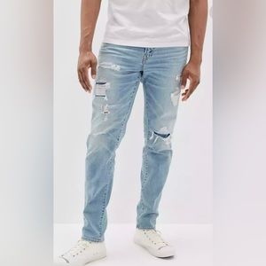AEO Men’s AirFlex+ Athletic Fit Jean. Classic Vintage Destroy. Size 32/30. NEW!